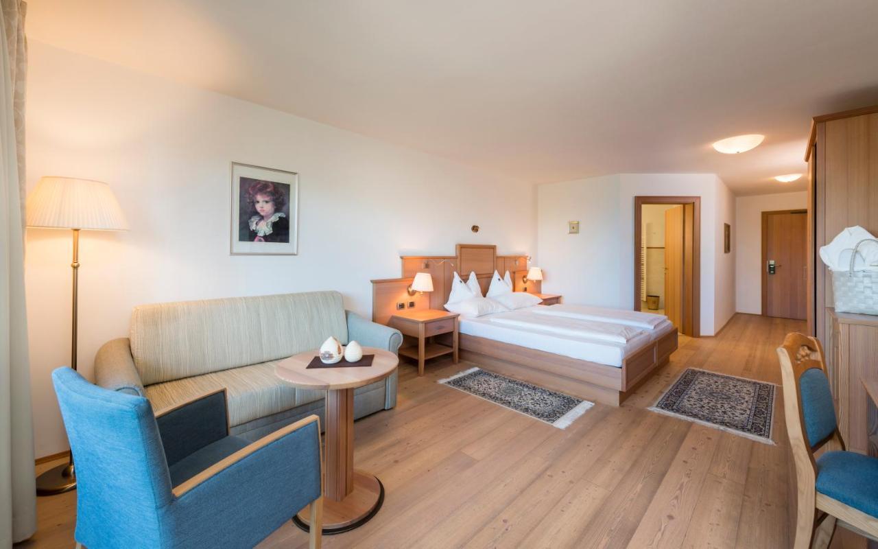 Hotel Peter Petersberg Екстер'єр фото