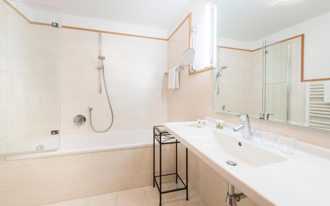 Hotel Peter Petersberg Екстер'єр фото