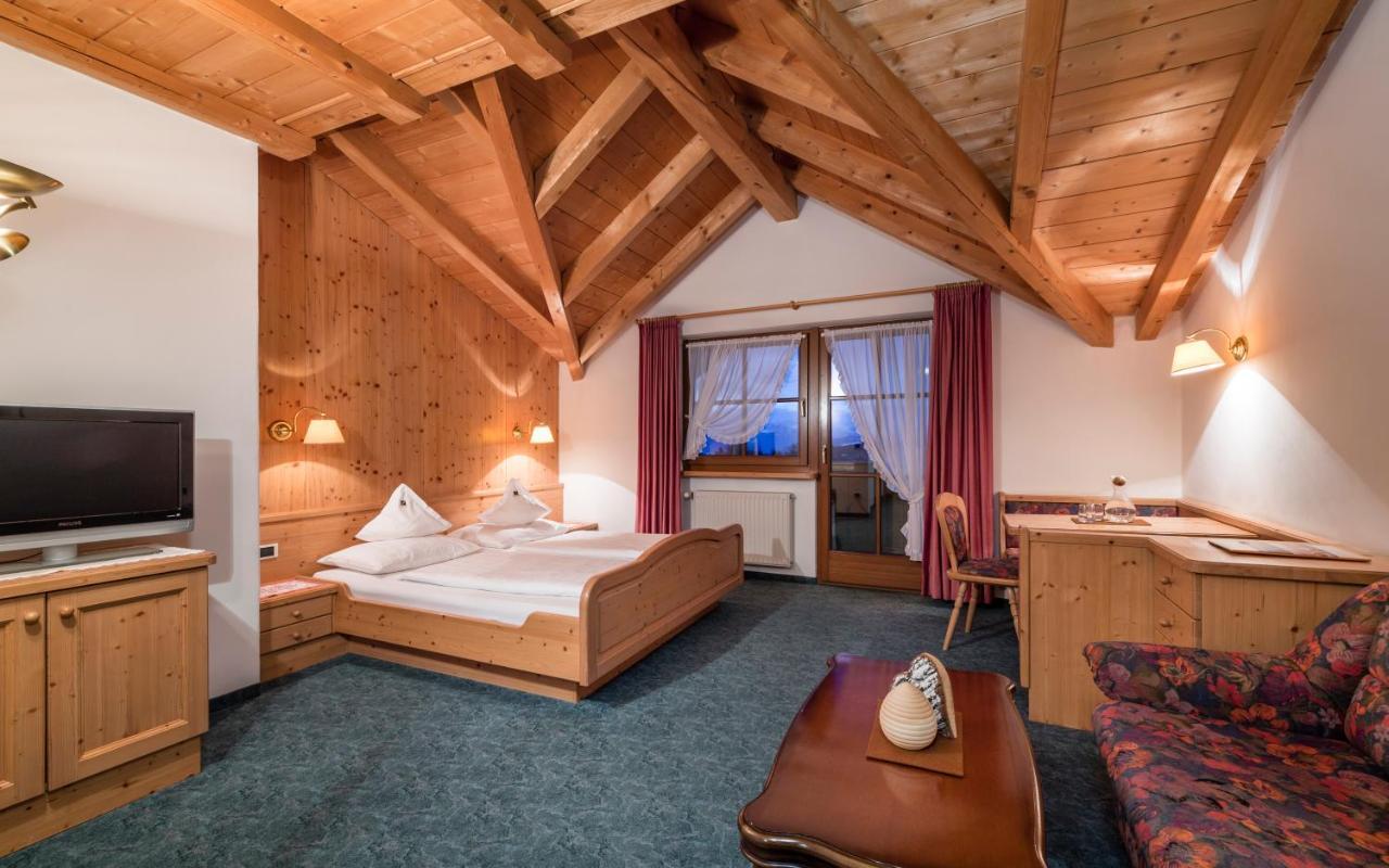 Hotel Peter Petersberg Екстер'єр фото