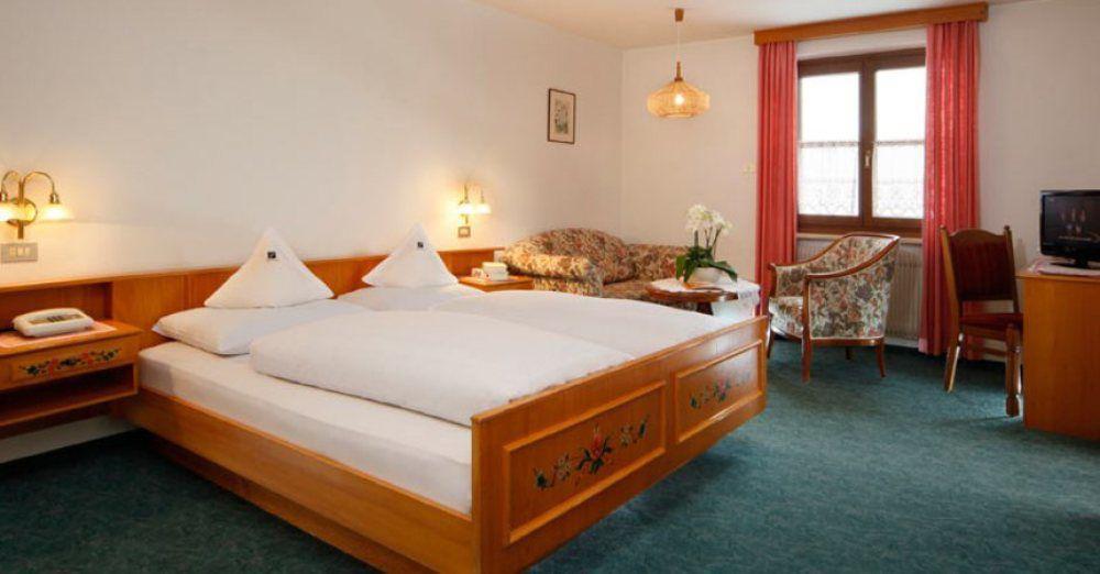Hotel Peter Petersberg Екстер'єр фото