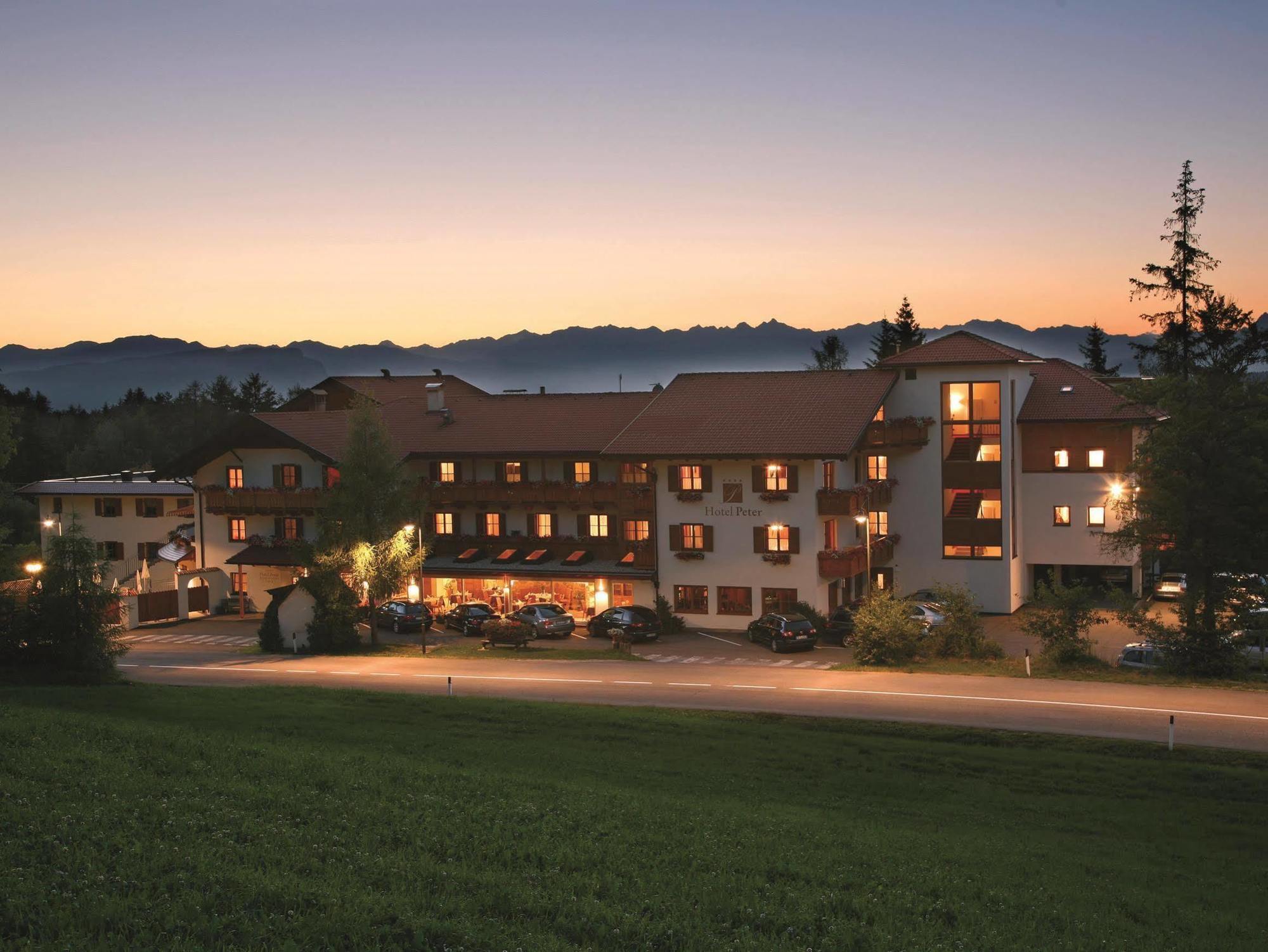 Hotel Peter Petersberg Екстер'єр фото