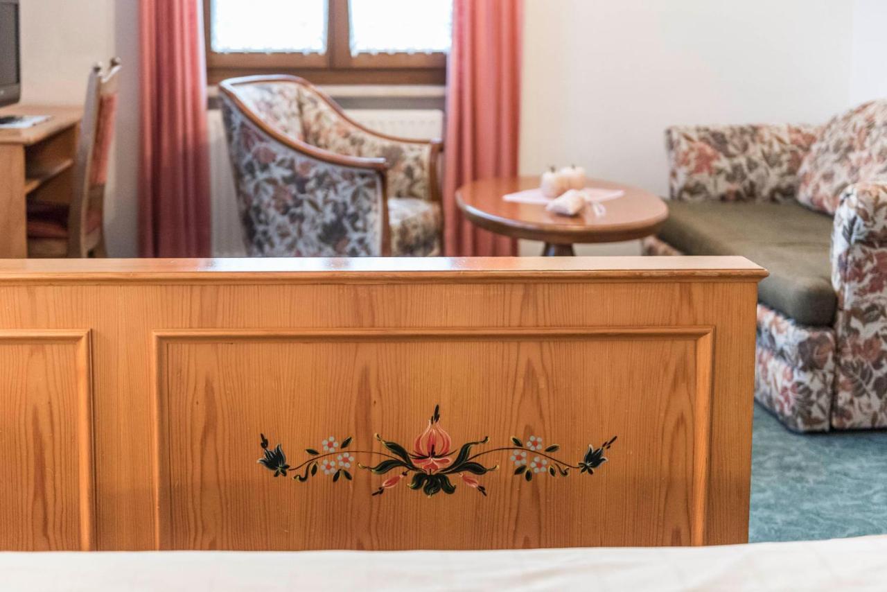 Hotel Peter Petersberg Екстер'єр фото