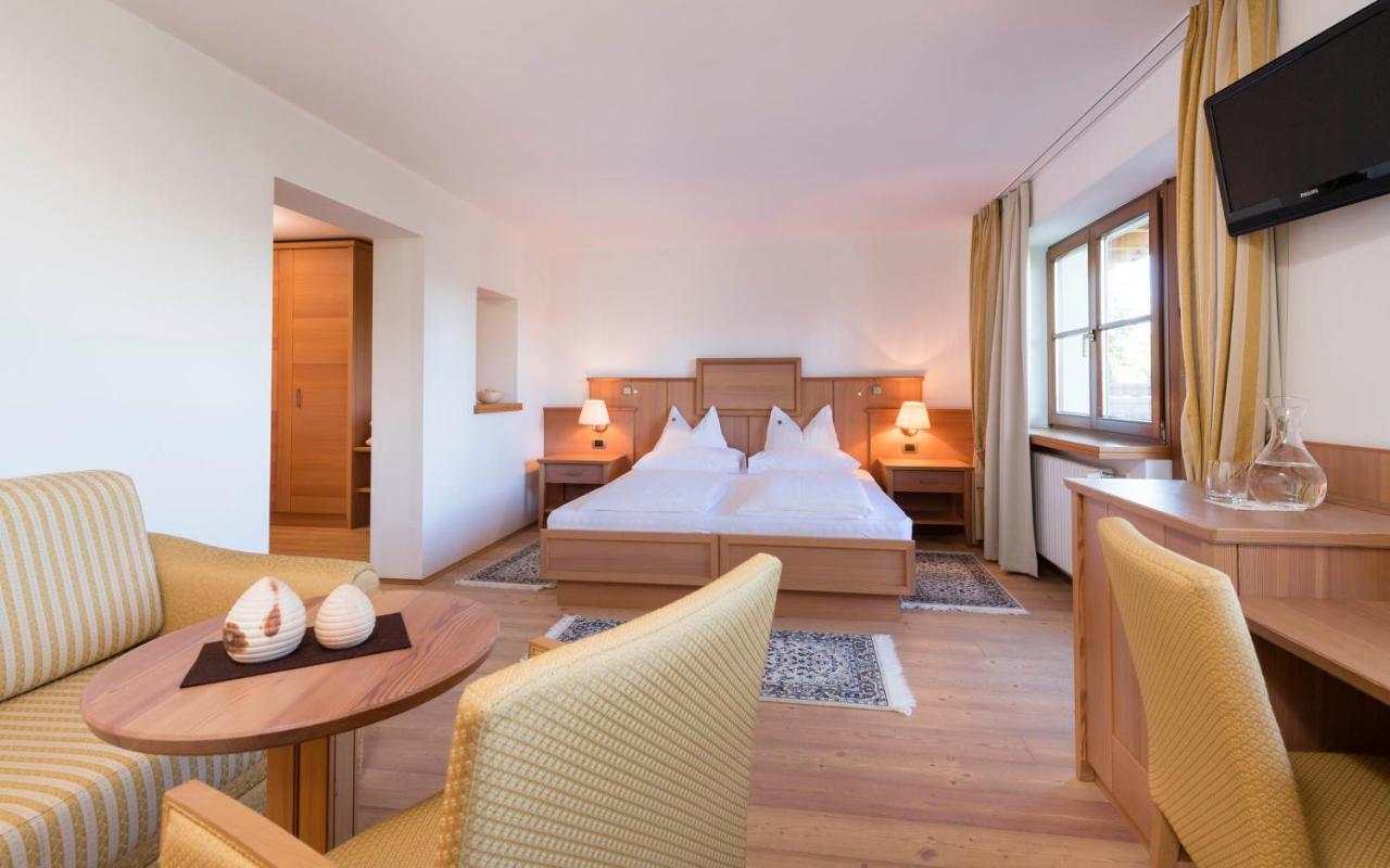 Hotel Peter Petersberg Екстер'єр фото