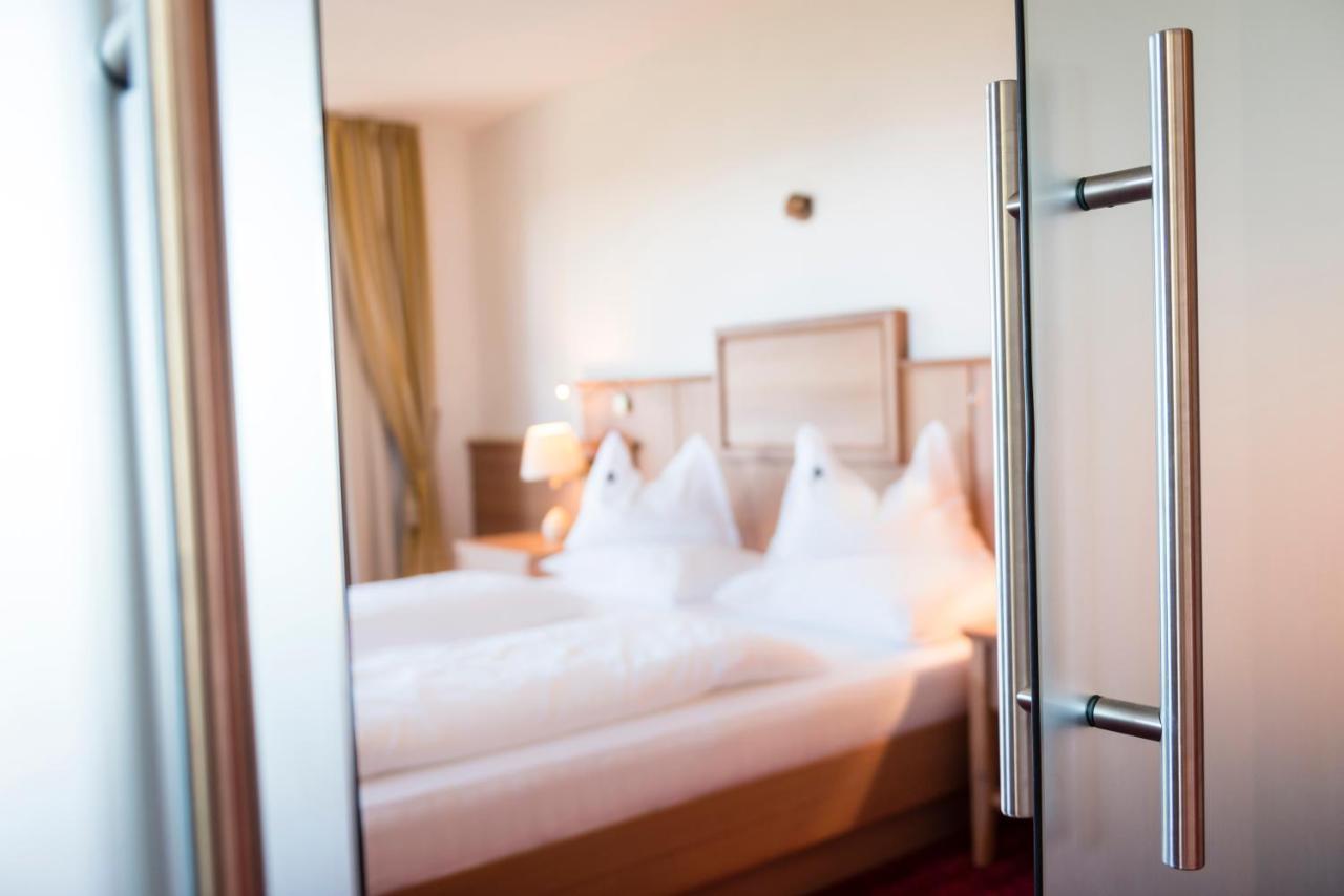 Hotel Peter Petersberg Екстер'єр фото